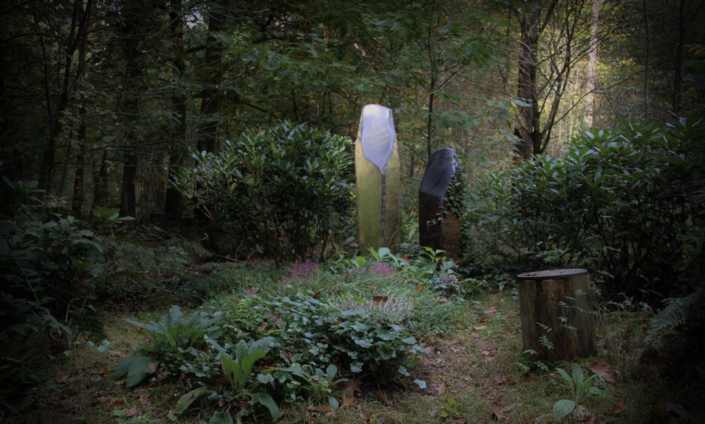 Monument op Natuurbegraafplaats Bergerbos